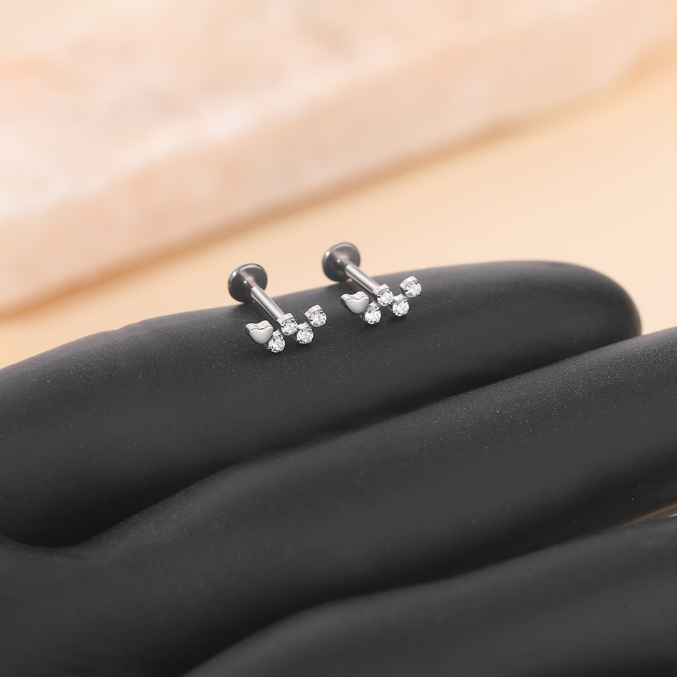 1 Stuk Titanium Bloem Zirkoon  - Tragus Flat Back recensie en prijs