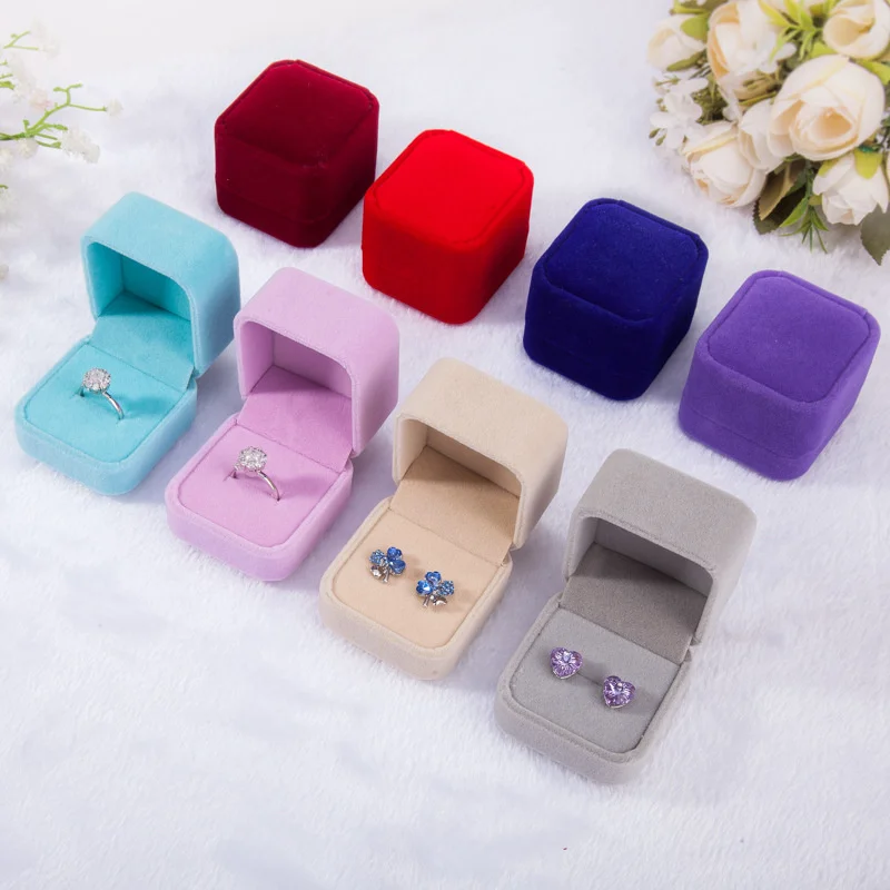 Ronde Hoek Fluweel Sieradendoo - Body Jewelry Display recensie en prijs
