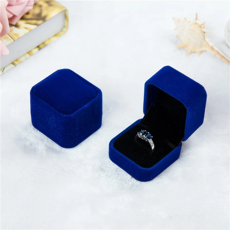 Ronde Hoek Fluweel Sieradendoo - Body Jewelry Display recensie en prijs