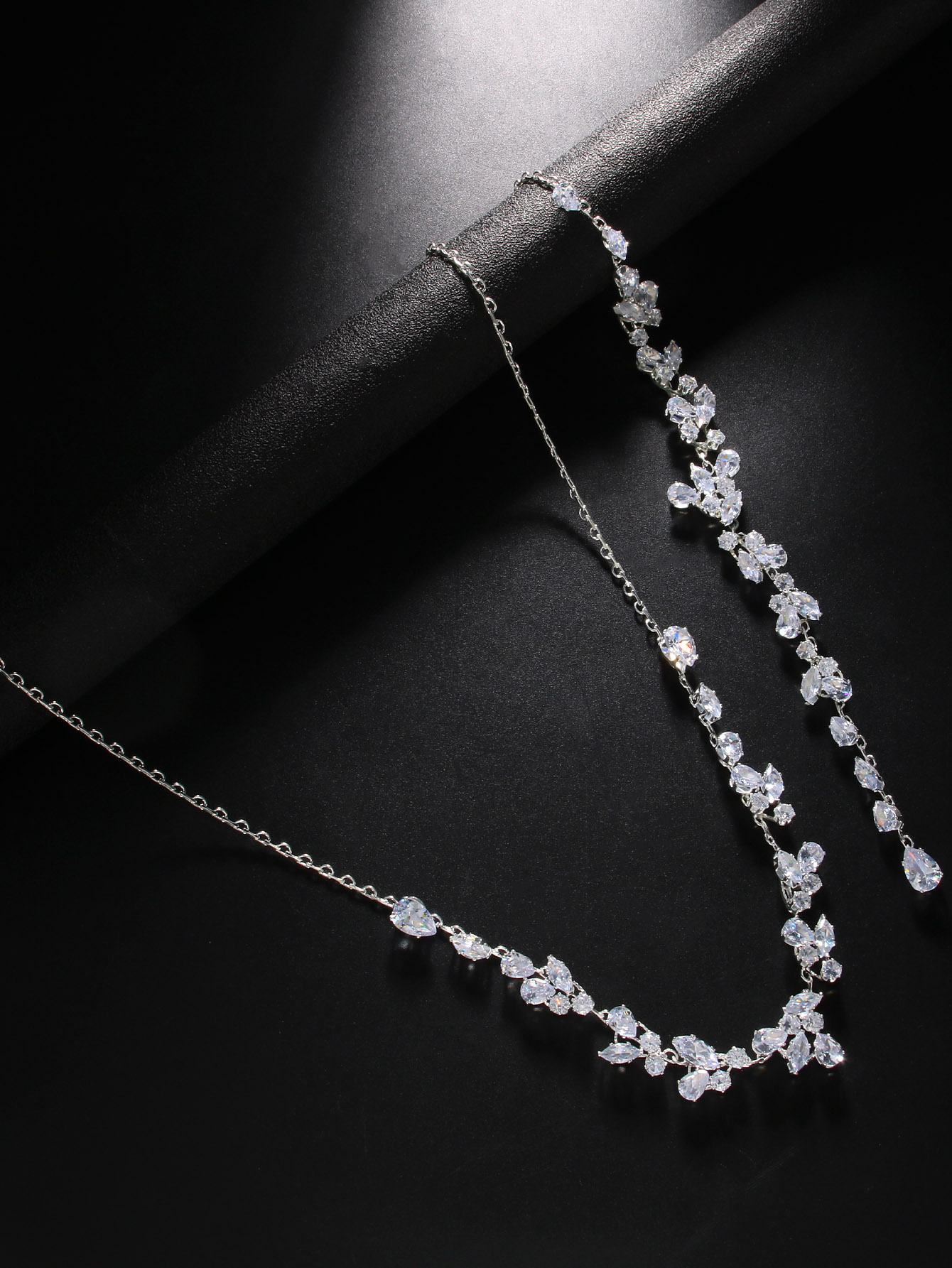 Kristallen blad achtergrondket - Body Jewelry Back recensie en prijs