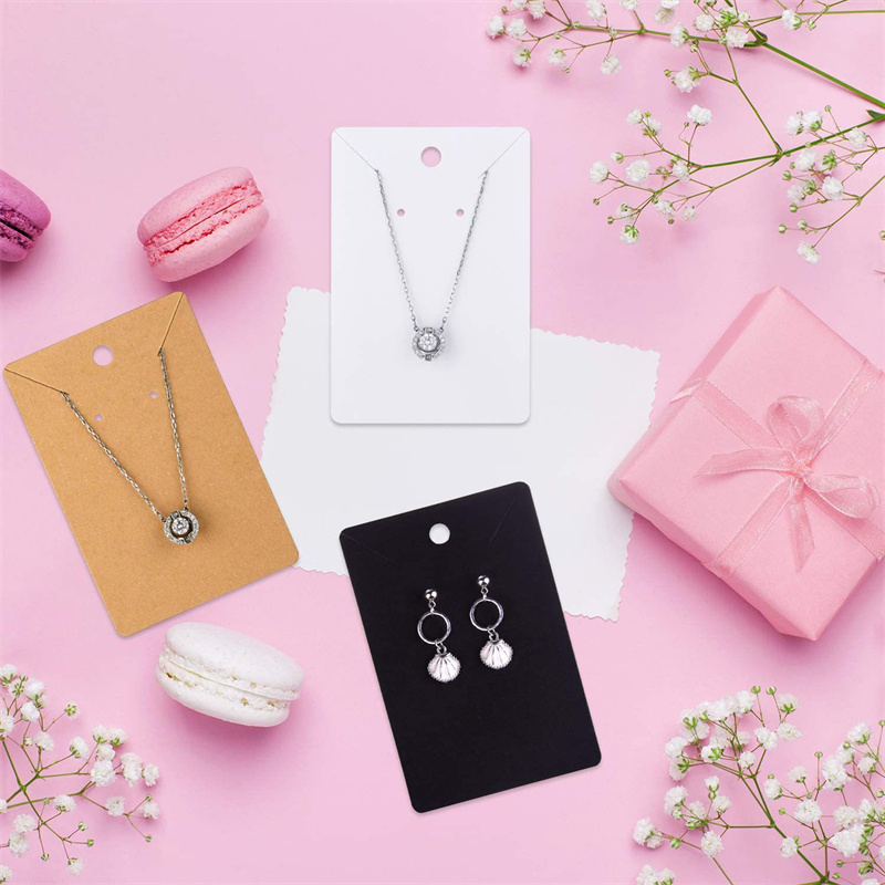 50 stuks 6x9cm blanco ketting  - Body Jewelry Display recensie en prijs