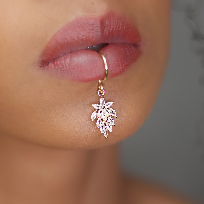 Luxe Gouden Kleur Bloemvorm Vr - Body Jewelry Quality recensie en prijs